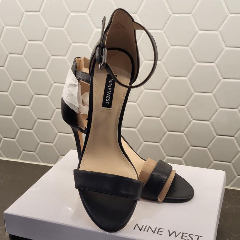 NINE WEST BLACK LEATHER ANKLE STRAP SANDALS